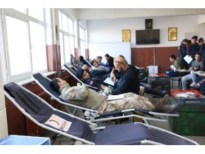 Jandarmadan kan bağışı