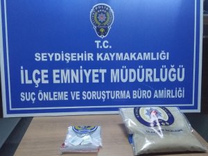 Konya’da otomobilde paspas altına gizlenmiş uyuşturucu ele geçirildi