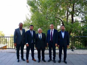 Kayserispor’da teknik direktörlük görevine Bülent Uygun getirildi.