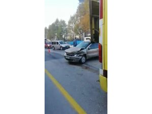 Şehirlerarası yola mazot döküldü, çok sayıda araç kaza yaptı