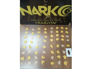 İç çamaşırına sakladığı uyuşturucuyla yakalandı