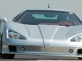 En hızlı otomobil uçakla geldi