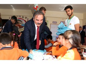 NEVÜ'den köy okuluna "Prof. Dr. Fuat Sezgin Kütüphanesi"