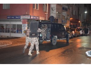 Malatya’da ailesini silahla rehin alan şahsı emniyet müdürü ikna etti