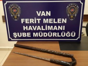 Van’da baston görünümlü kılıç ele geçirildi