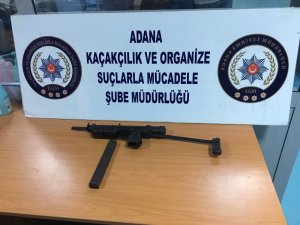 Ev aramasında otomatik silah bulundu