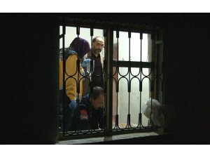 Önce tartıştığı karısının boğazını ardından kendini kesti