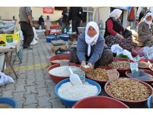 Göl fasulyesi tezgahlardaki yerini aldı