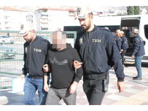 FETÖ şüphelisi gizli bölmede yakalandı