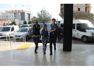 Alanya’da 2 kadın hırsızlık şüphelisine suçüstü