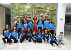 Türkiye Şampiyonu olan ADS Squash başarısını Nilüfer ile paylaştı