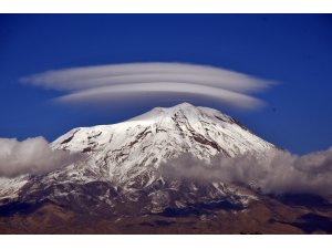 "Türkiye'nin çatısı" sis bulutuyla büyüledi