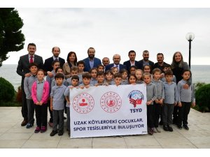 Şehir merkezine uzak ilçelerin çocukları spor tesisleriyle buluştu