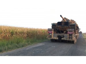 Devriye öncesi sınır hattına tank sevkiyatı
