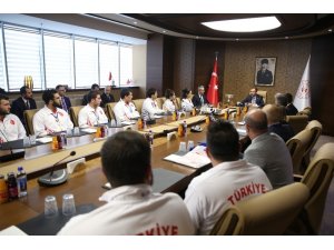 Bakan Kasapoğlu, Türkiye Sualtı Sporları Federasyonu’nu kabul etti