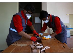 Bursa'nın tematik lisesinden "ahşap zeka oyunu" ihracatı