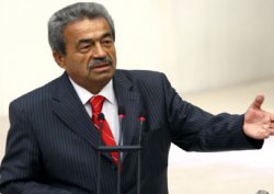 Kamer Genç de kurultayda !
