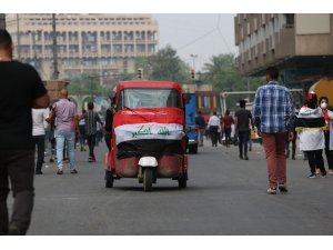 Bağdat'taki göstericilerin dostu "tuk tuklar"