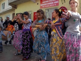 Romanlara Konya'ya gelin çağrısı