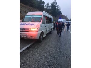 Denizli’de öğrenci servisi ile minibüs çarpıştı 3 kişi yaralındı