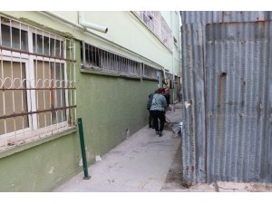 Okulun 3. katından düşen öğrenci yaralandı