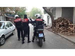 Bahçeye giren şüpheli şahıs polisleri harekete geçirdi