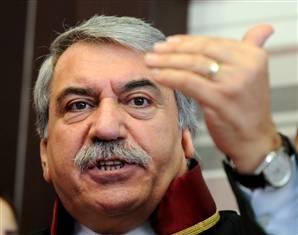 Özdemir Özok hayatını kaybetti!