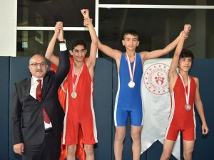 Anadolu İmam Hatip Lisesi Öğrencileri Arası Güreş Müsabakası