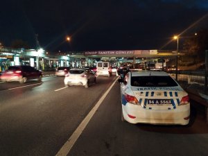 Çakarlı araçlara yönelik uygulama akşam da devam etti