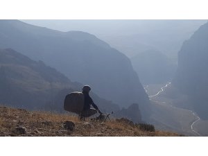 Erzincan’da 12 ayrı noktadaki sığınak ve mağaralara operasyon düzenlendi