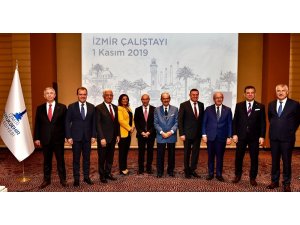 CHP’li Büyükşehir Belediye Başkanları İzmir’de toplandı