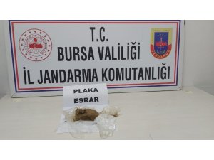Parkta arama yapılan şahsın üzerinden uyuşturucu çıktı