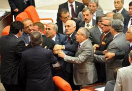 MHP'li vekilin mecliste utandıran küfrü