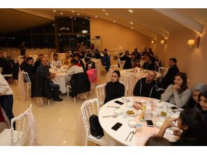 Başarılı sporcu öğretmenler yemekte bir araya geldi