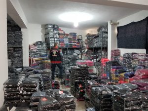 İzmir’de piyasa değeri 4 milyon TL olan sahte giyim ürünü ele geçirildi