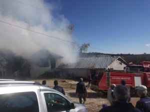 Bozüyük’te ev yangını