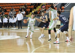 Mamak Belediyesi Basketbol zirveye oynamaya devam ediyor