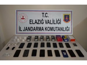 Elazığ’da kaçakçılıkla mücadele, telefonlar ele geçirildi
