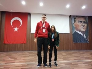 Konya Doğa Kolej’li Yüzücü Gülşah Yavaş,Ankara’da yapılacak finallere hazırlanıyor