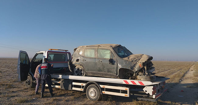 Aksaray-Konya yolunda cip devrildi: 5 yaralı