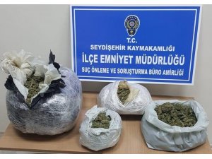 Kümesten 6 kilo 250 gram esrar çıktı