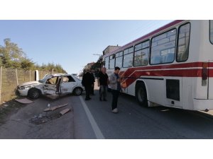 Kocaeli’de halk otobüsü ile otomobil çarpıştı: 4 yaralı