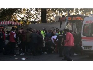 Beşiktaş’ta bir otobüs durağa daldı. Kazada yaralılar olduğu öğrenilirken, olay yerine  polis ve sağlık ekipleri sevk edildi.