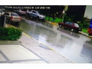 Tuzla’da kapkaççının para dolu çantayı çaldığı anlar kamerada