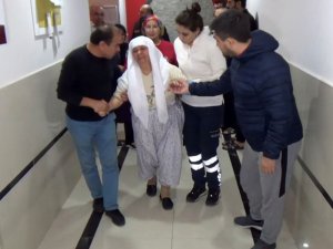 Halatı kopan asansörde mahsur kalan ailenin panik anları