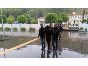 Şikayet ettiği gaspçılarla birlikte uyuşturucu kullanırken yakalandı