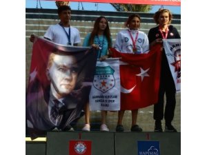 Milaslı sporcular Yüzme şampiyonasından derece ile döndü