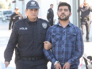 Çekiçli banka soyguncusu adliyeye sevk edildi