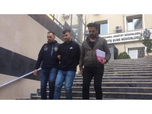 İki günde 4 ev soydular, çaldıklarını satmak üzereyken yakalandılar