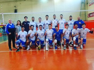 Seyhan Belediyesporlu voleybolcular lige galibiyetle başladı